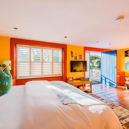 Lower Barns Bed & Breakfast