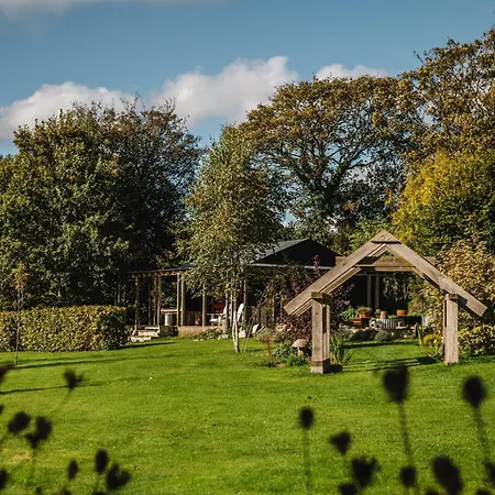 Lower Barns Bed & Breakfast 5*